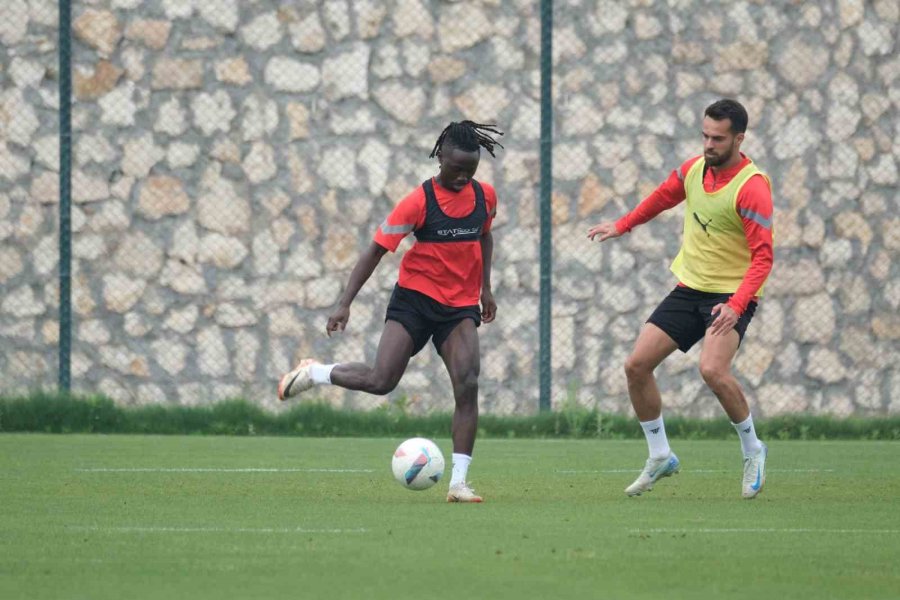 Atakaş Hatayspor, Başakşehir Maçı Hazırlıklarını Sürdürdü