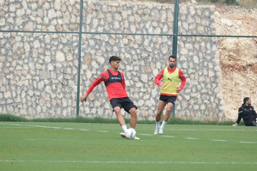 Atakaş Hatayspor, Başakşehir Maçı Hazırlıklarını Sürdürdü