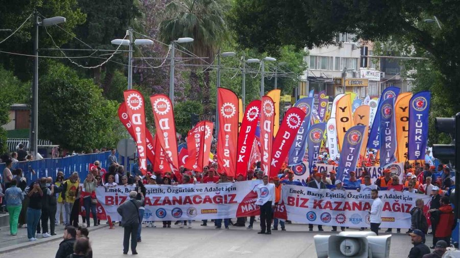 Antalya’da 1 Mayıs Coşkuyla Kutlandı
