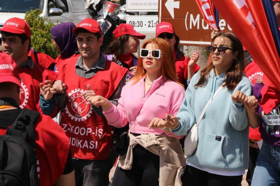 Antalya’da 1 Mayıs Coşkuyla Kutlandı