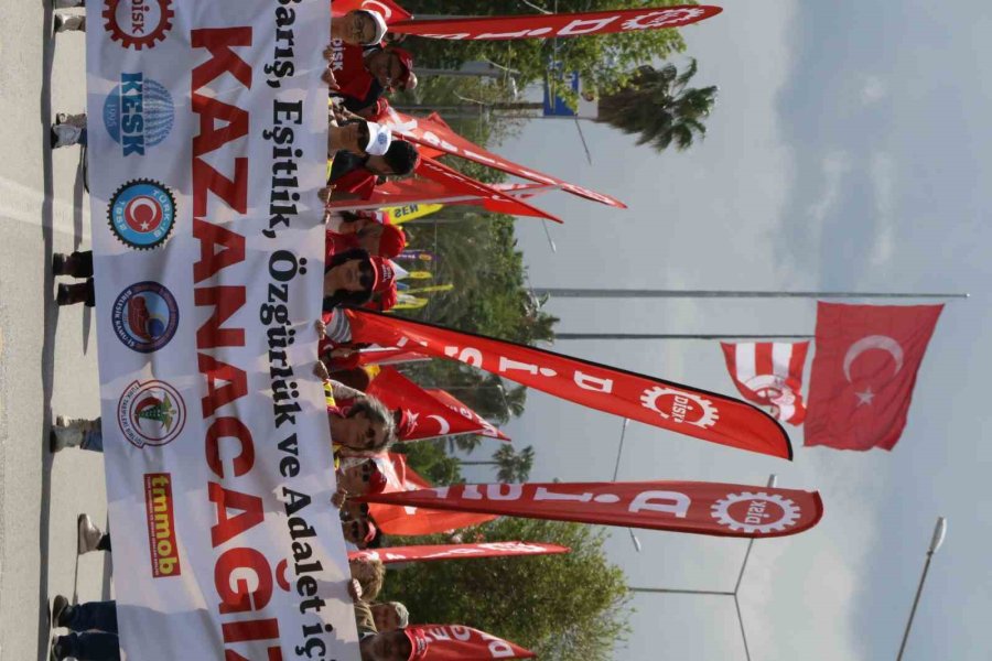 Antalya’da 1 Mayıs Coşkuyla Kutlandı