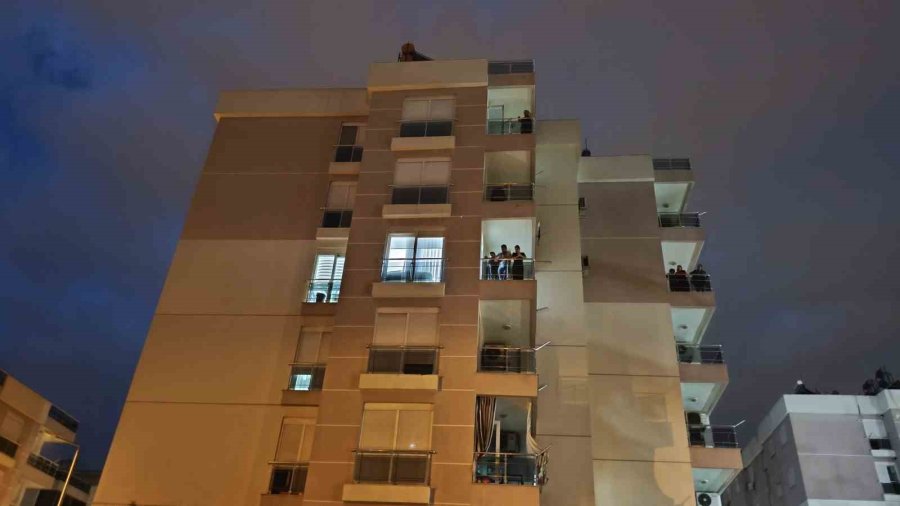 Evde Uykuya Dalan Alzaymır Hastası Yaşlı Adam Polisi Alarma Geçirdi