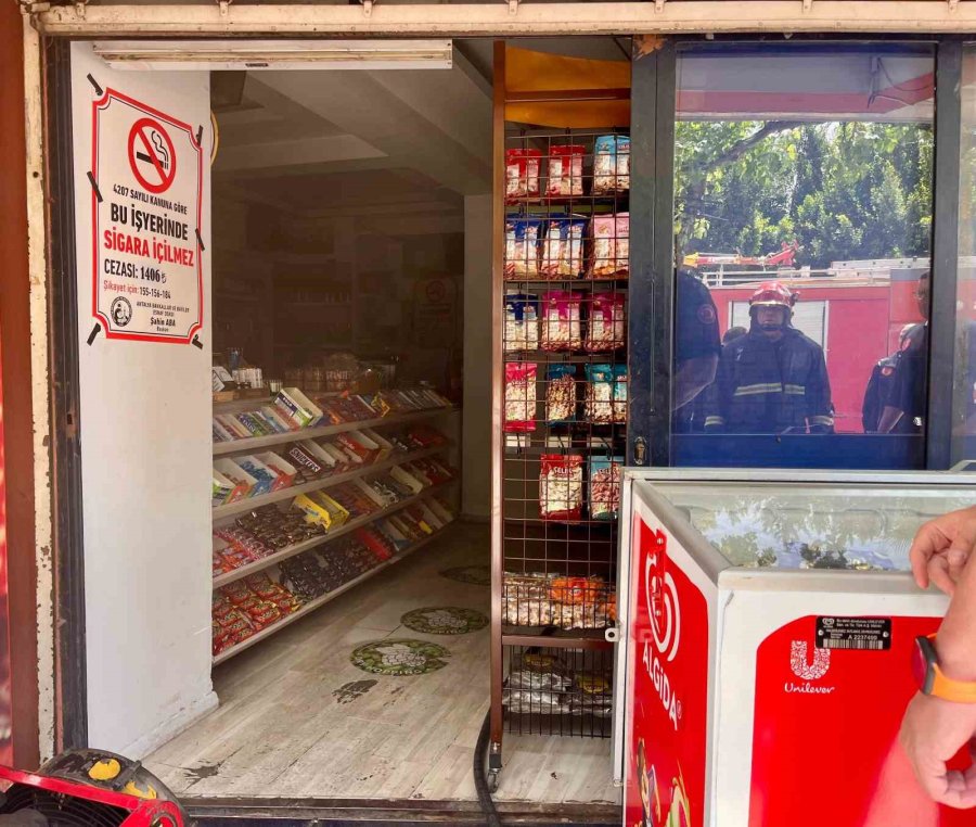 Antalya’da Markette Yangın Korkusu