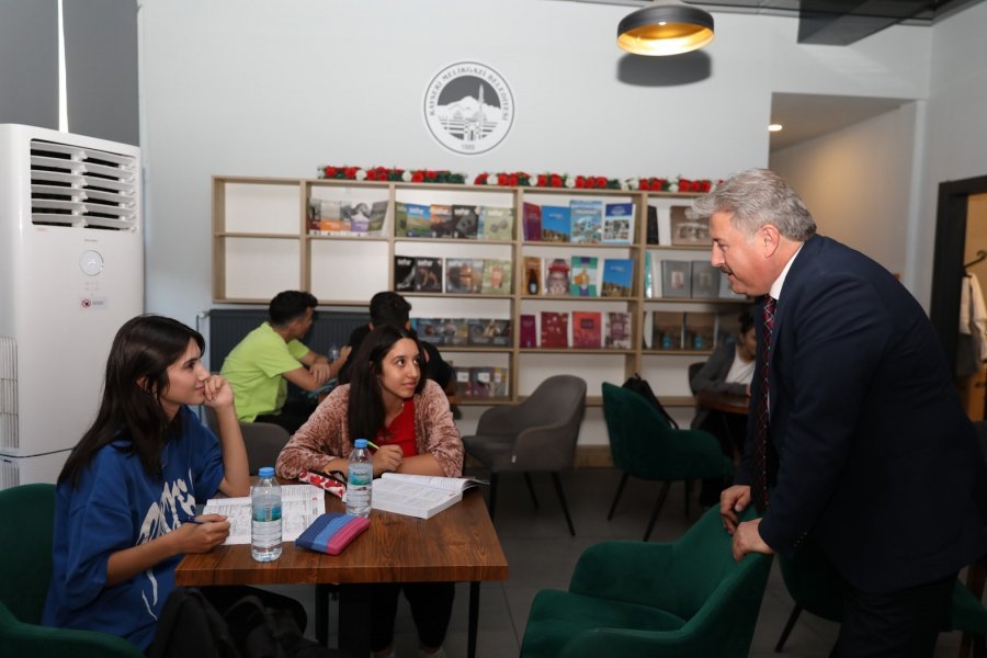 Melikgazi’nin Akıl Küpleri Eğitime Büyük Katkı Sunmaya Devam Ediyor