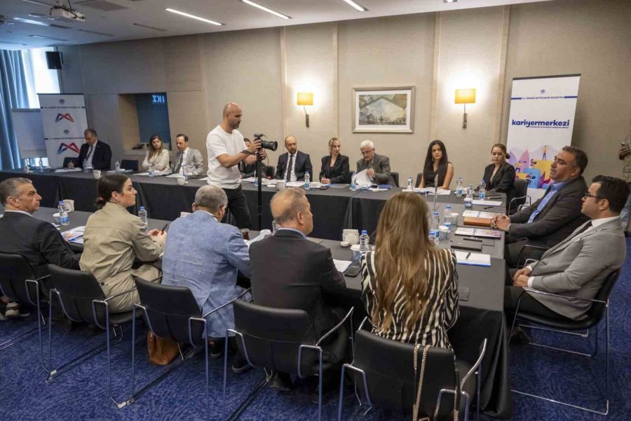 Dijital Dönüşüm Ve İnsan Odaklı Liderlik Zirvesi İçin Geri Sayım Başladı