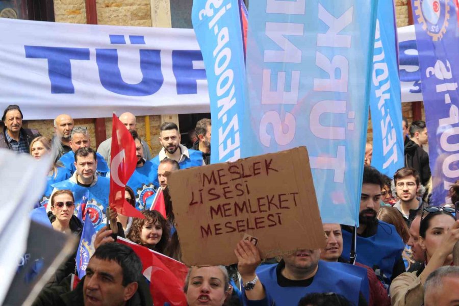 Eskişehir’de 1 Mayıs İşçi Bayramı Coşkuyla Kutlandı