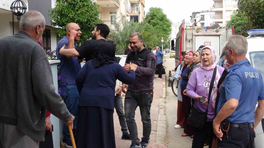 Sağlık Ekiplerinin Müdahalesi İle Hayata Döndürüldü, Öldüğünü Düşünen Yakını "beni De Öldürün" Diyerek Feryat Etti