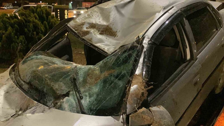 Karaman’da Takla Atan Otomobildeki 2 Kişi Yaralandı