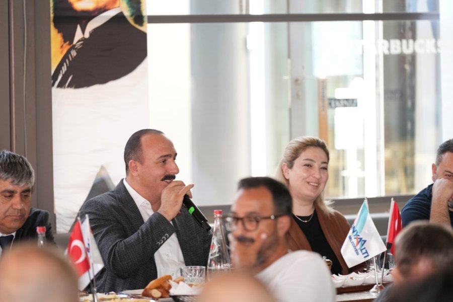 Başkan Kotan, Konyaaltı Esnafıyla Buluştu