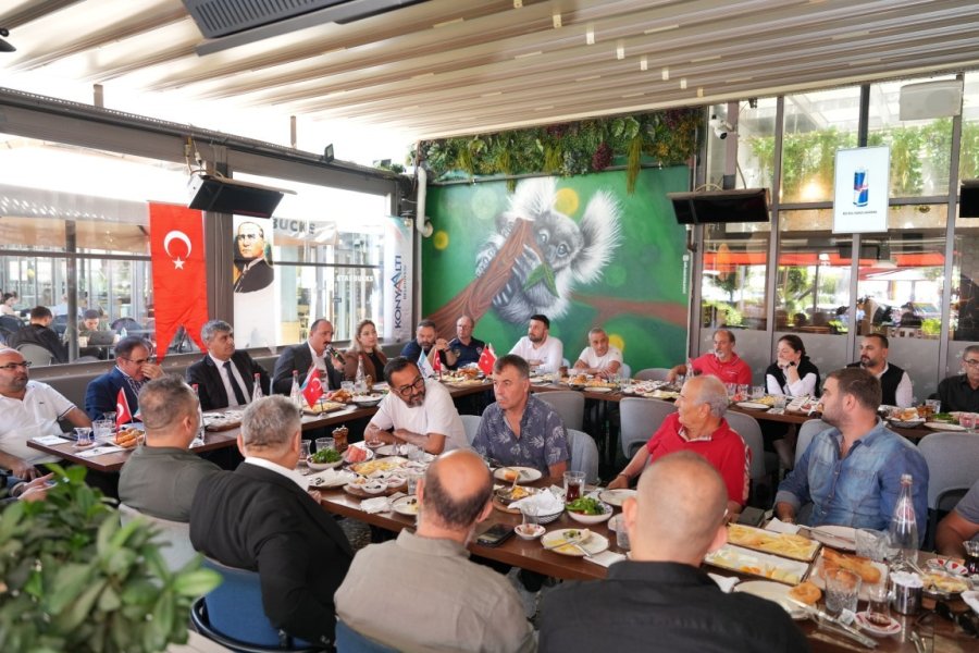 Başkan Kotan, Konyaaltı Esnafıyla Buluştu