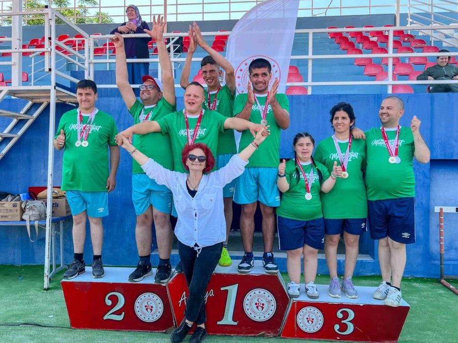 Manavgat’ın Özel Sporcuları Madalyaları Topladı