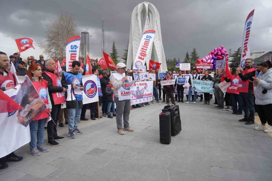 Niğde’de 1 Mayıs’ı Halaylar Çekerek Kutladılar
