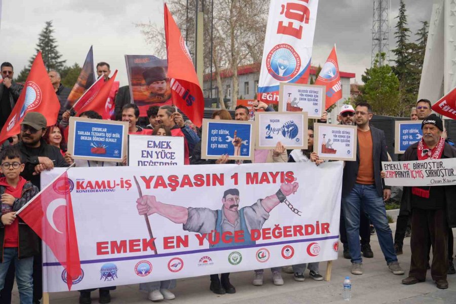 Niğde’de 1 Mayıs’ı Halaylar Çekerek Kutladılar
