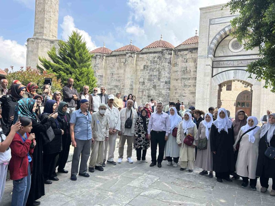 Mersin Tarsus’ta İlk Hac Kafilesi Uğurlandı