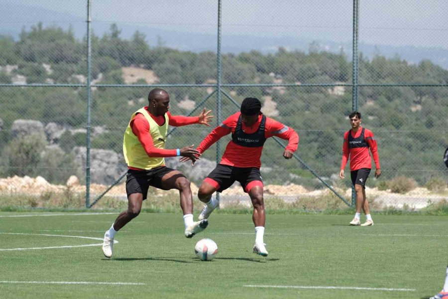 Atakaş Hatayspor, Başakşehir Maçının Hazırlıklarına Devam Etti