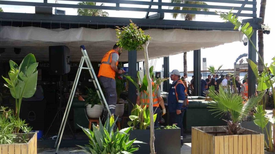 Konyaaltı Sahili’nde Kıyı Kanunu’na Uymayan İşletmelere 3 Gün Süre