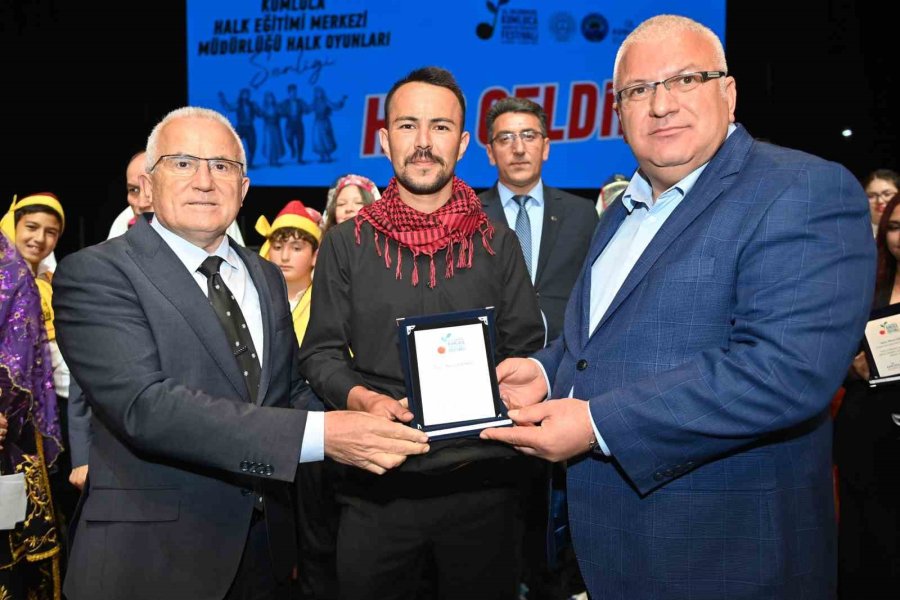 Kumluca’da Halk Oyunları Şöleni Festivale Renk Kattı