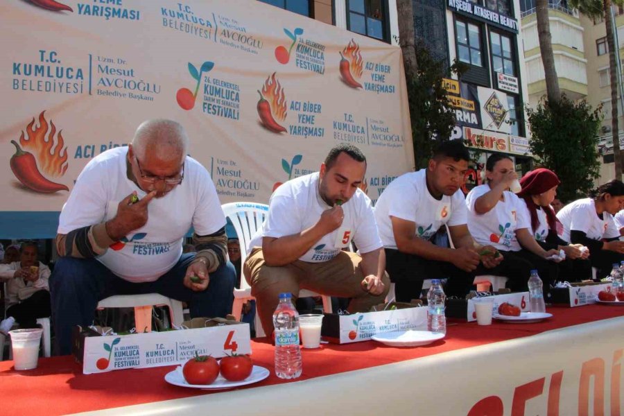 Acı Biber Yarışında 3 Dakikada 398 Gram Acı Biber Yedi
