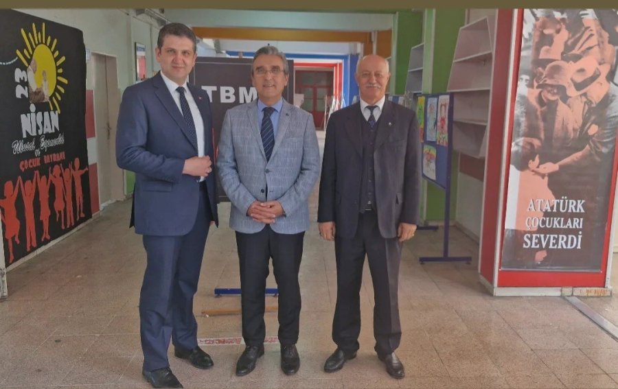 Eskişehir Orgeneral Halil Sözer Ortaokulu‘nda ‘atatürk Çocukları Çok Severdi’ İsimli Resim Ve Fotoğraf Sergisi