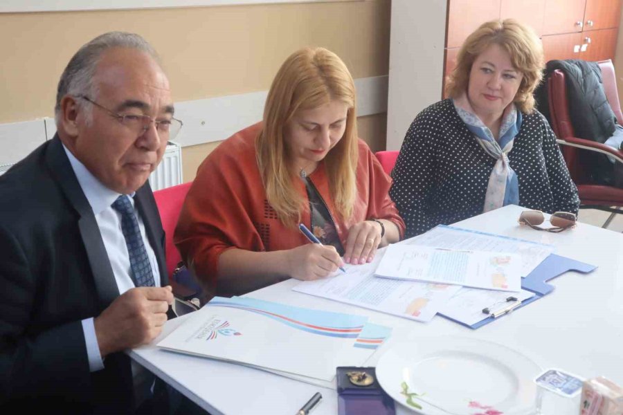 Eskişehir’e Bin Kilometre Uzaktan Kardeş Okul Geliyor