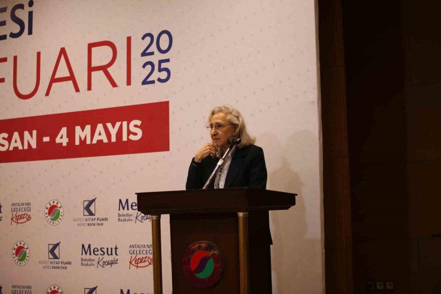 İnci Aral Kepez Kitap Fuarı’nda Okurlarıyla Buluştu