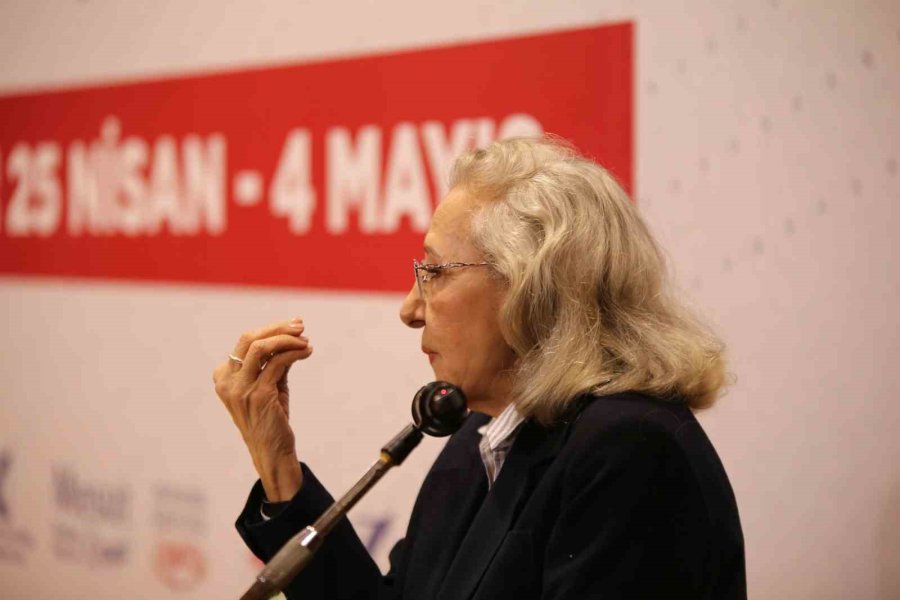 İnci Aral Kepez Kitap Fuarı’nda Okurlarıyla Buluştu