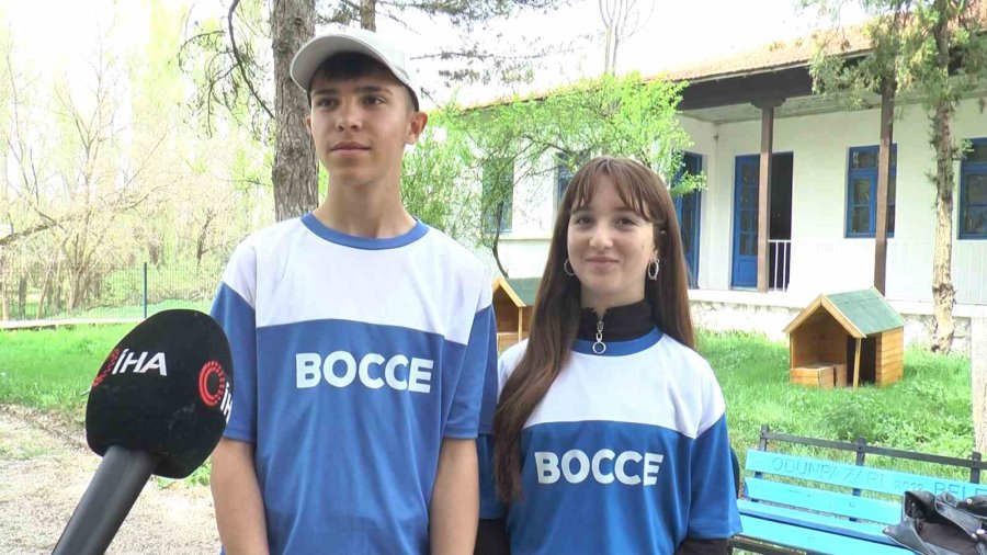 Tazelenme Üniversitesinin Yaşlı Öğrencileri Bocce İle Tanıştı