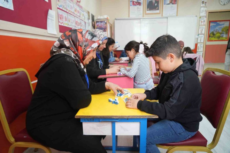 Meb’in ’ailemle Eğitim Yolculuğum’ Projesiyle Veliler Ve Öğrenciler Atölyede Buluştu