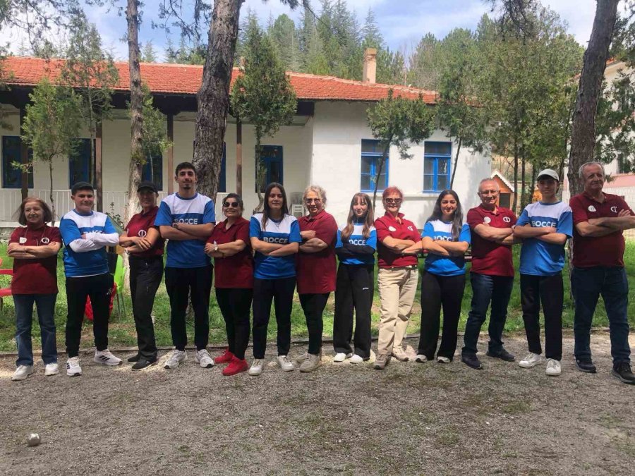 Tazelenme Üniversitesinin Yaşlı Öğrencileri Bocce İle Tanıştı