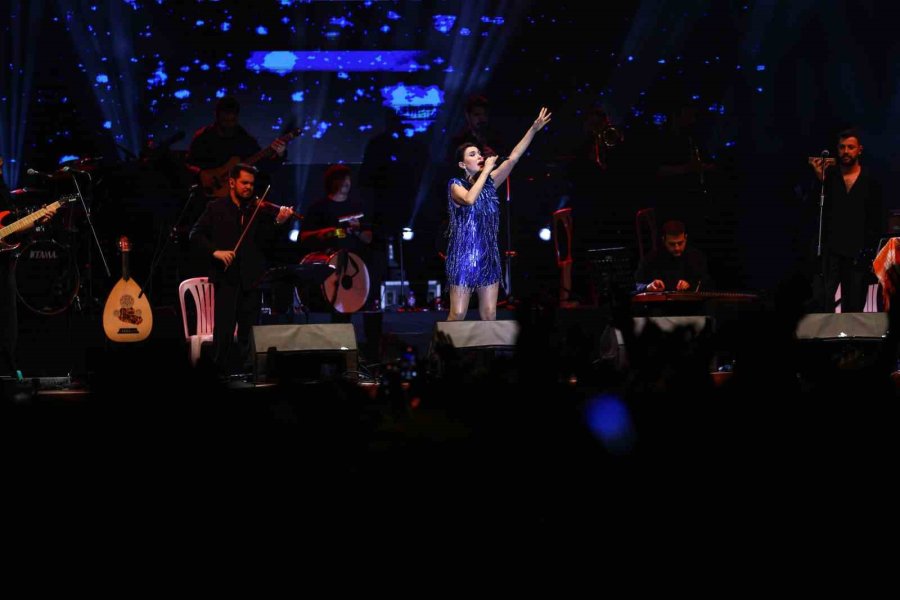 Kumluca Atatürk Stadyumu’nun Resmi Açılışı Gerçekleştirildi