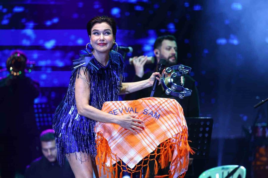 Kumluca Atatürk Stadyumu’nun Resmi Açılışı Gerçekleştirildi