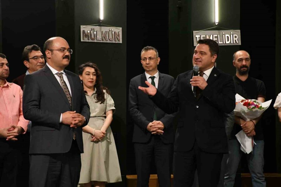 Eskişehir Cumhuriyet Başsavcılığı Yargı Mensuplarınca Hazırlanan "reis Bey" Oyunu Sahnelendi