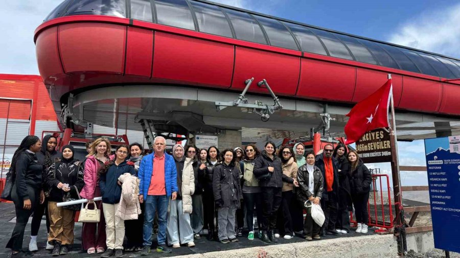 Erciyes, Romanya Ve Karayipler’den Gelen Gençleri Hayran Bıraktı