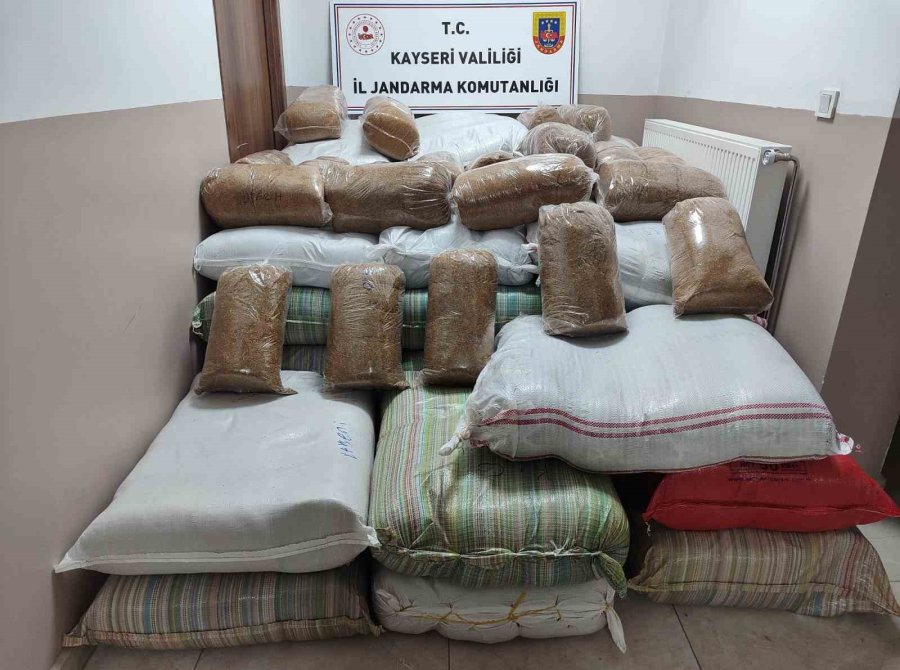 Yolcu Otobüsünde 1 Buçuk Ton Kaçak Tütün Yakalandı