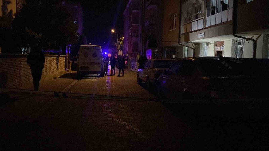 Evine Gireceği Sırada Sırtından Vuruldu