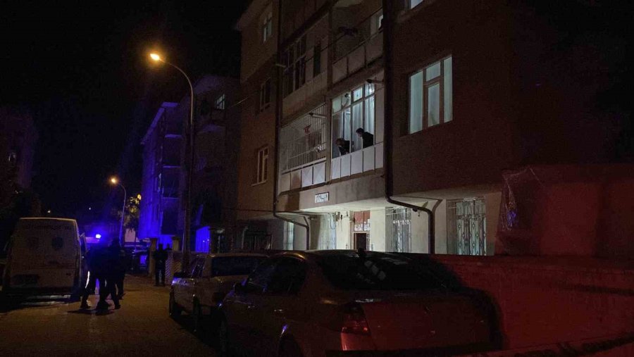 Evine Gireceği Sırada Sırtından Vuruldu