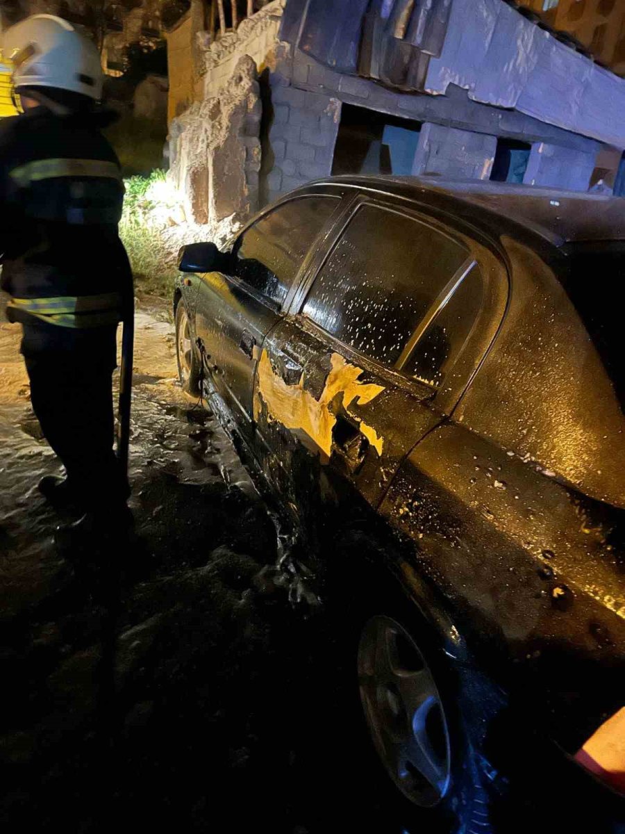 Konya’da 4 Araç Kundaklandı