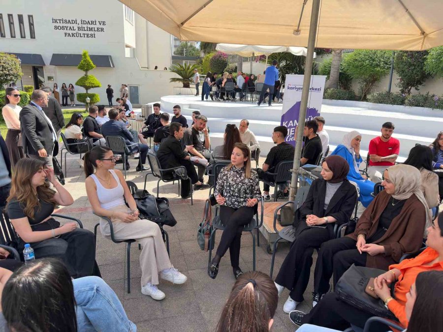 Kariyer Merkezi Öğrenciler İle Sektör Temsilcilerini Buluşturdu