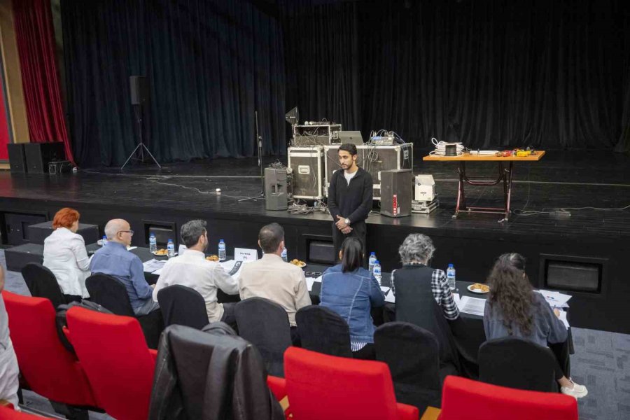 Mersin Büyükşehir Belediyesi Sanatçı Kadrosunu Genişletiyor