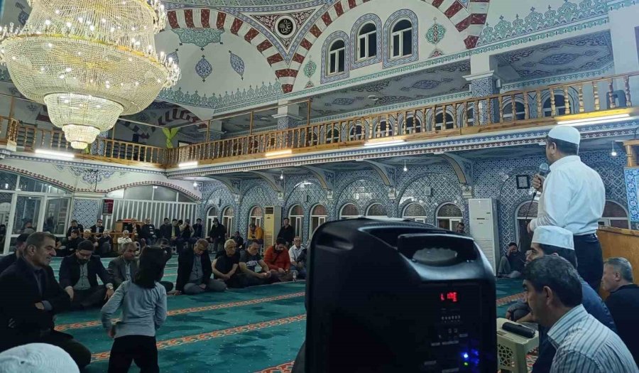 Anamur’da 11 Kişilik Hac Kafilesi Kutsal Topraklara Uğurlandı