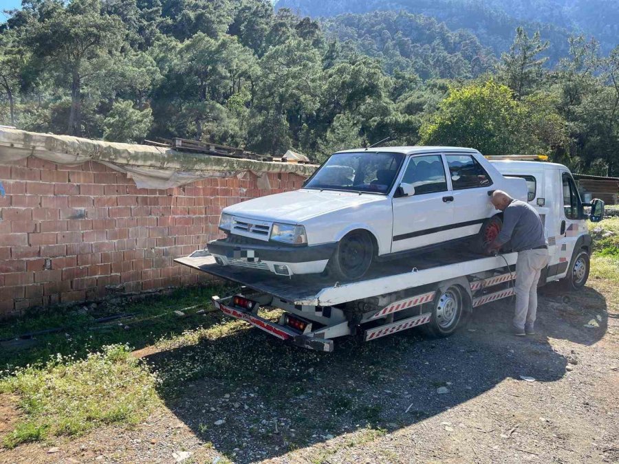 Kemer’de Drift Atıp Havaya Ateş Açan Şahıslara Jandarmadan Operasyon