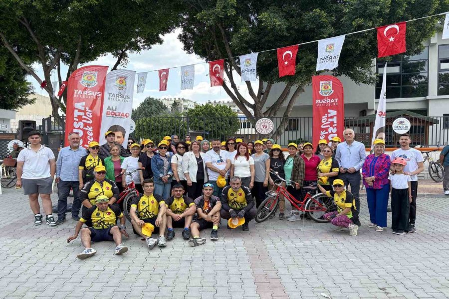 Tarsus’ta Kadınlar Bisiklet Kullanmayı Öğreniyor