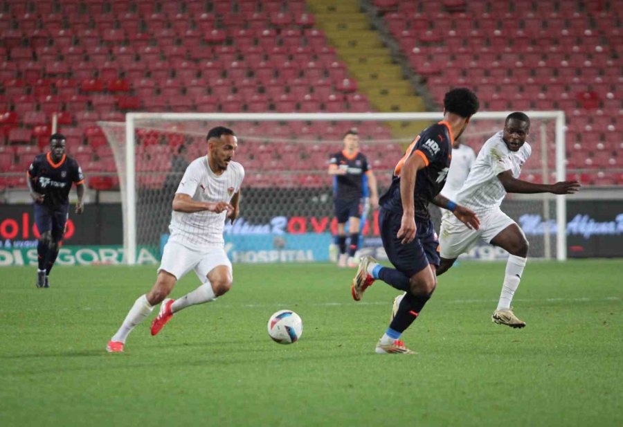 Trendyol Süper Lig: Atakaş Hatayspor: 2 - Başakşehir: 4 (maç Sonucu)