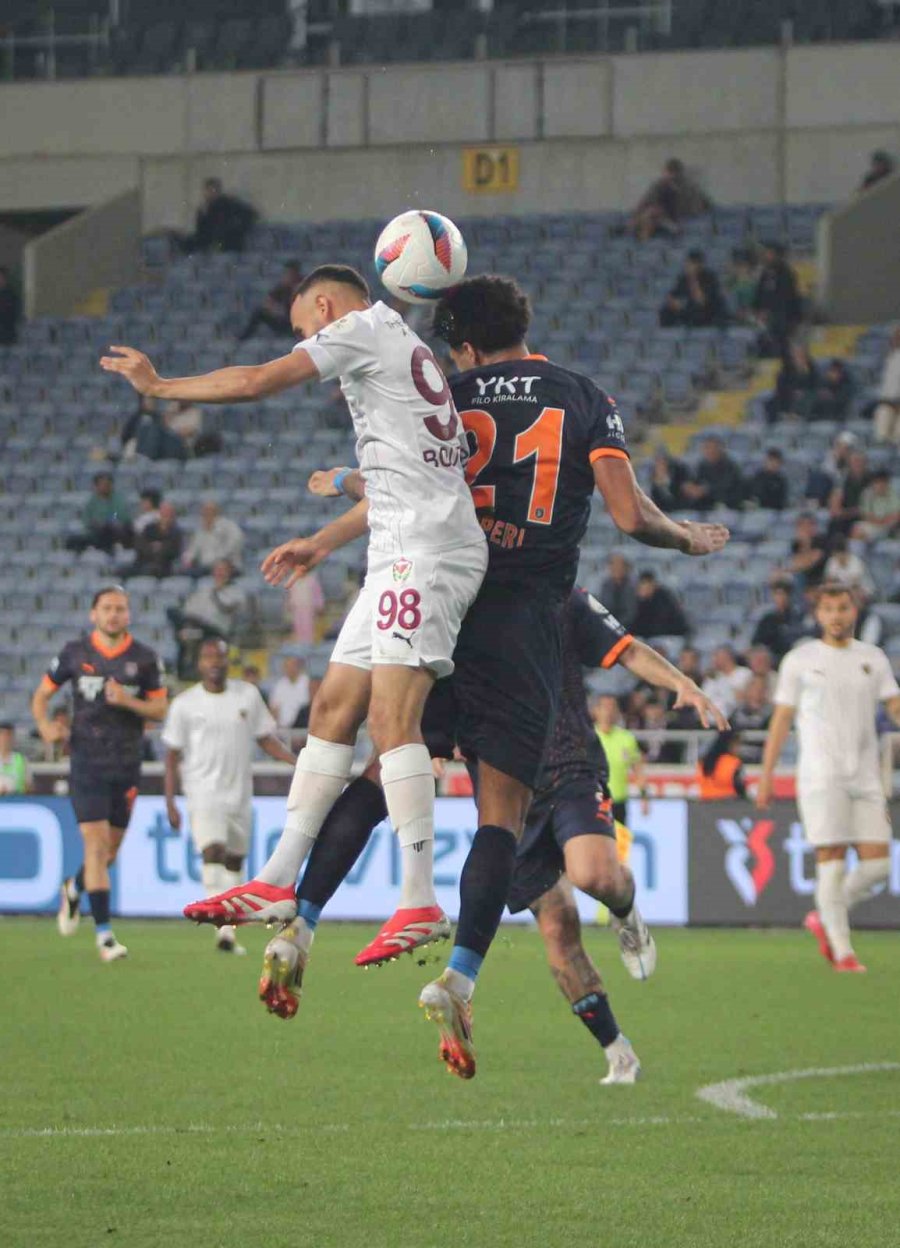 Trendyol Süper Lig: Atakaş Hatayspor: 2 - Başakşehir: 4 (maç Sonucu)