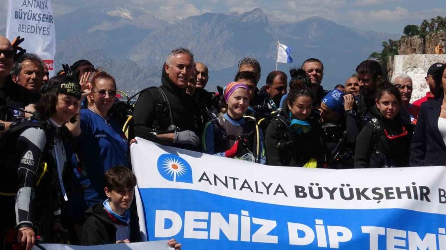 Antalya’da 35 Gönüllü Dalgıç Denizin Dibini Temizledi, Çıkanlar Pes Dedirtti