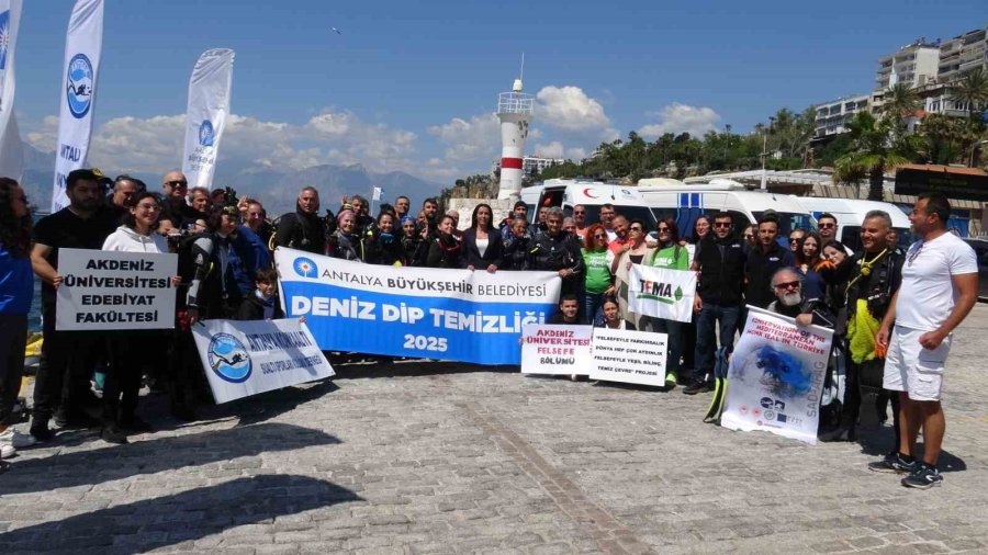 Antalya’da 35 Gönüllü Dalgıç Denizin Dibini Temizledi, Çıkanlar Pes Dedirtti