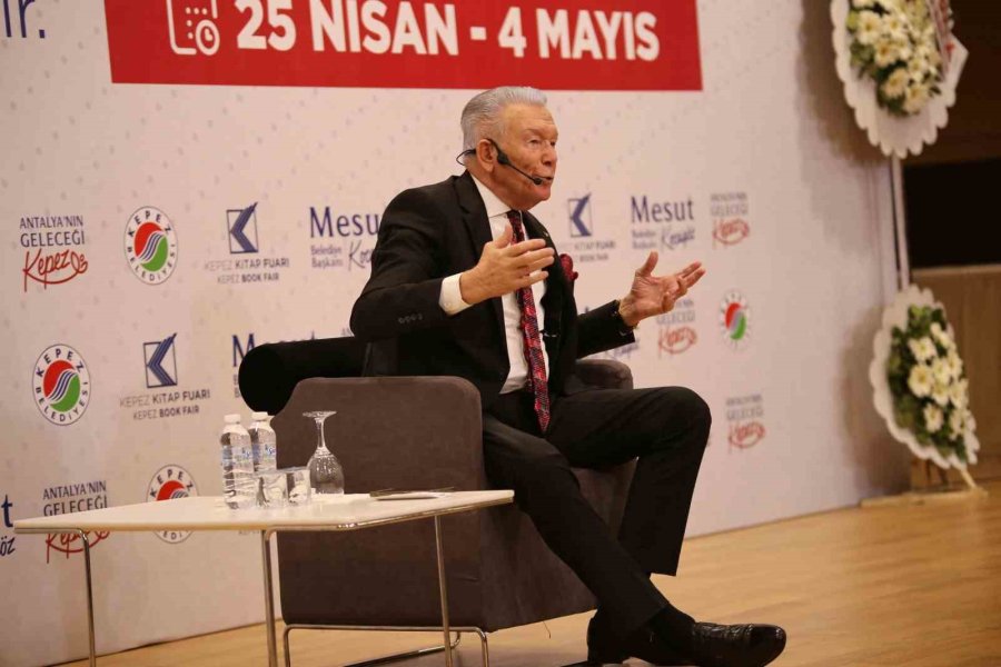 Uğur Dündar, Kepez Kitap Fuarı’nda Anılarını Paylaştı