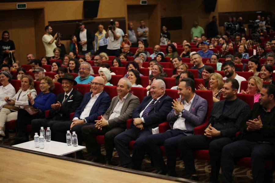 Uğur Dündar, Kepez Kitap Fuarı’nda Anılarını Paylaştı