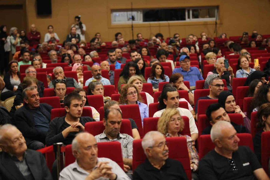 Uğur Dündar, Kepez Kitap Fuarı’nda Anılarını Paylaştı