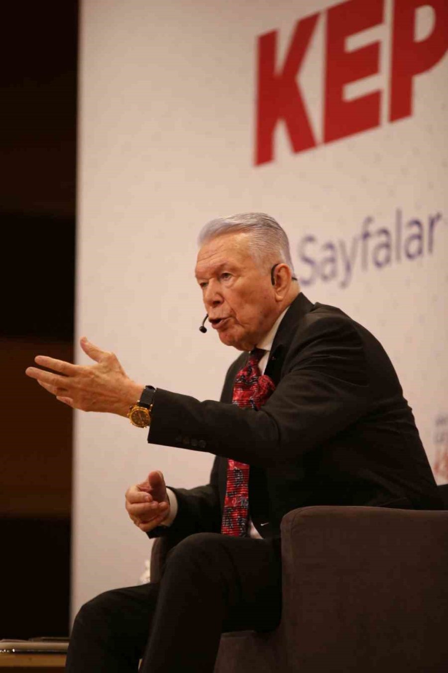 Uğur Dündar, Kepez Kitap Fuarı’nda Anılarını Paylaştı